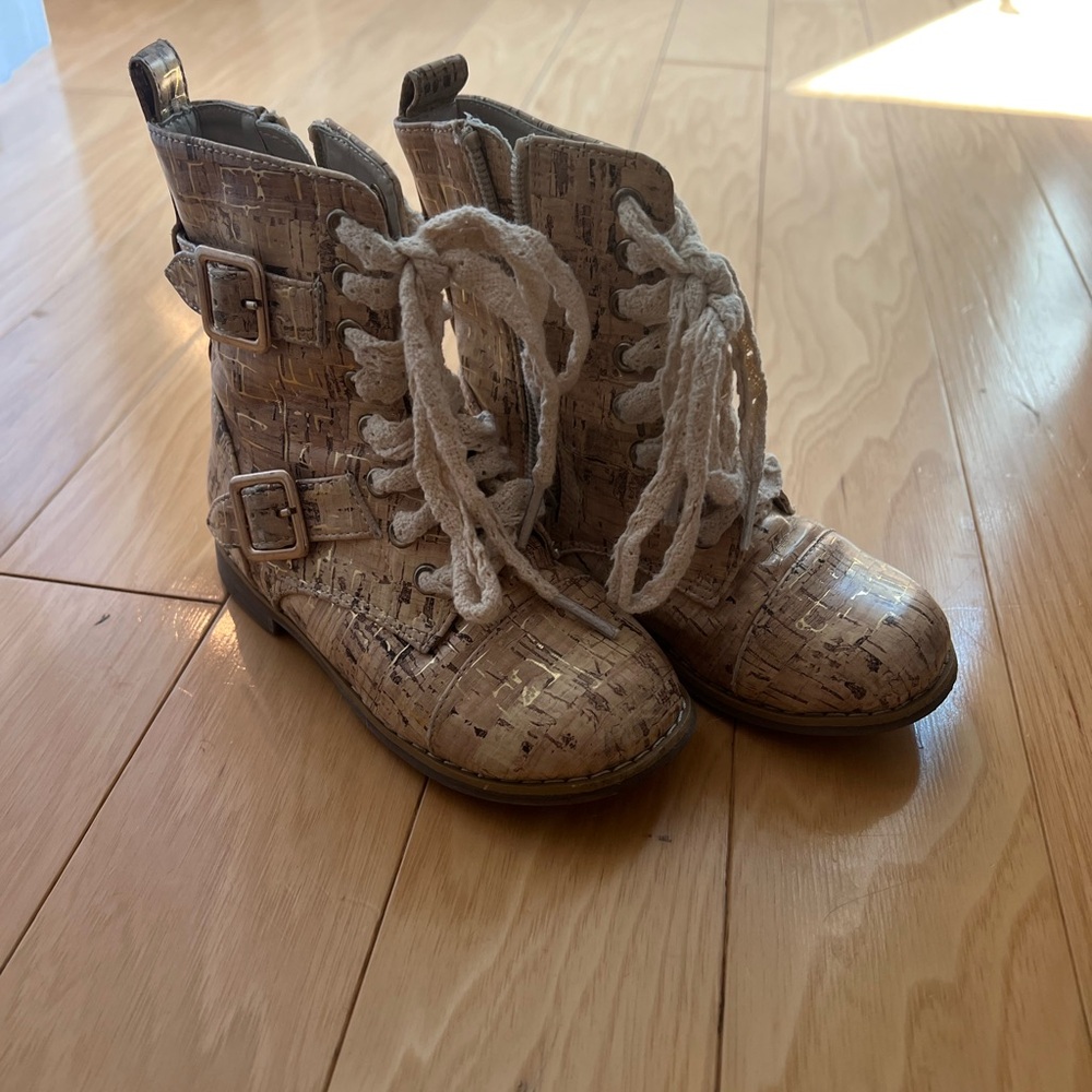Pipperdoodles boots, size 10